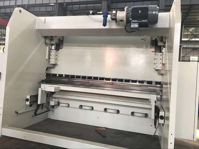 rear side of China Yawei 400T CNC PRESSBRAKES 4mtr metal bending 