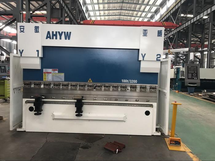 China AHYW Yawei DA52S 4 axis CNC Press brakes 100T3M sheet metal bending machines