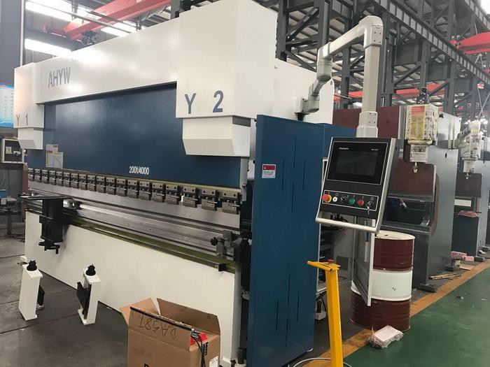 China Yawei AHYW PBC PBH 5 Axis 200T3M cnc press brakes delem da53t controller